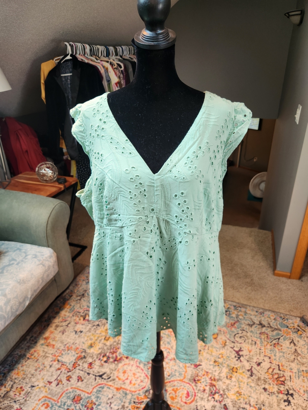 Torrid Mint Eyelet V-Neck Peplum Top 1X Plus So Cute!